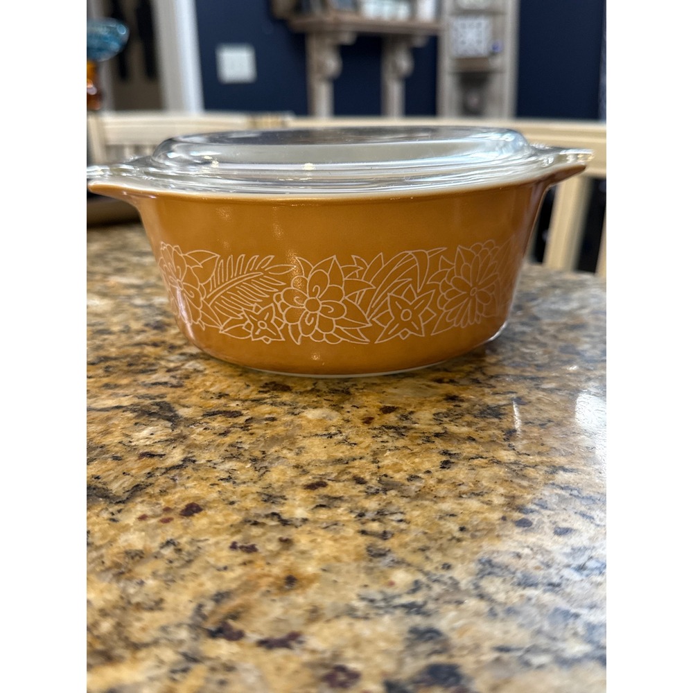 Vintage Pyrex Butterfly Gold Casserole Dish with Lid 470-B Orange 1 Pint